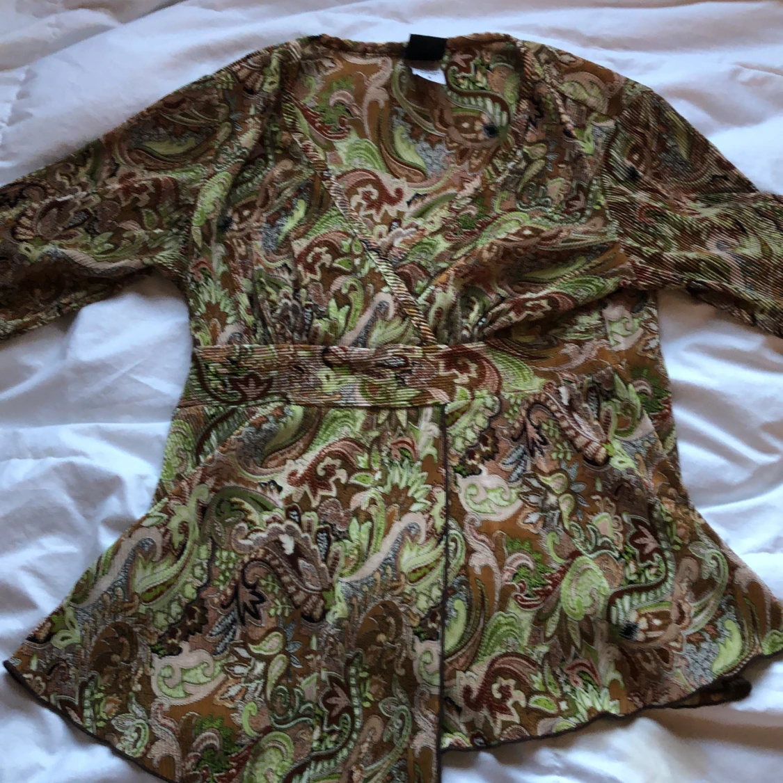 Mönstrad topp i gröna och bruna toner - 2