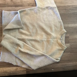 Beige stickad från Zara - beige tröja från Zara.🔅❤️