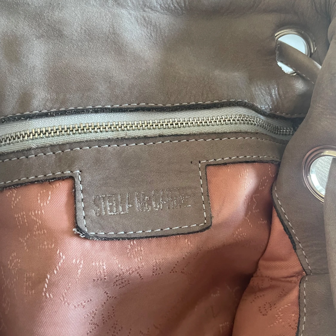 Intressekoll!Stella McCartney ryggsäck  - 1