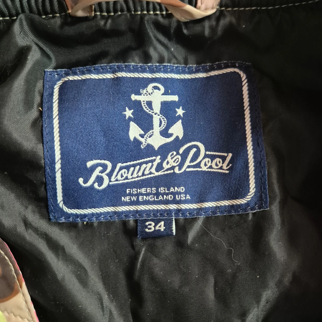 Blommig leopardmönstrad bomberjacka från Blount & Pool - 2