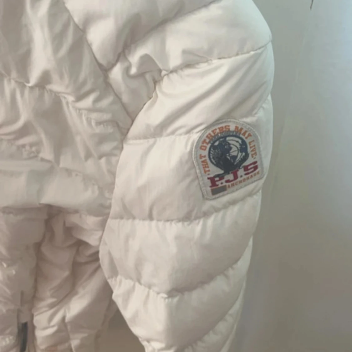 Vit dunjacka från Parajumpers - 1