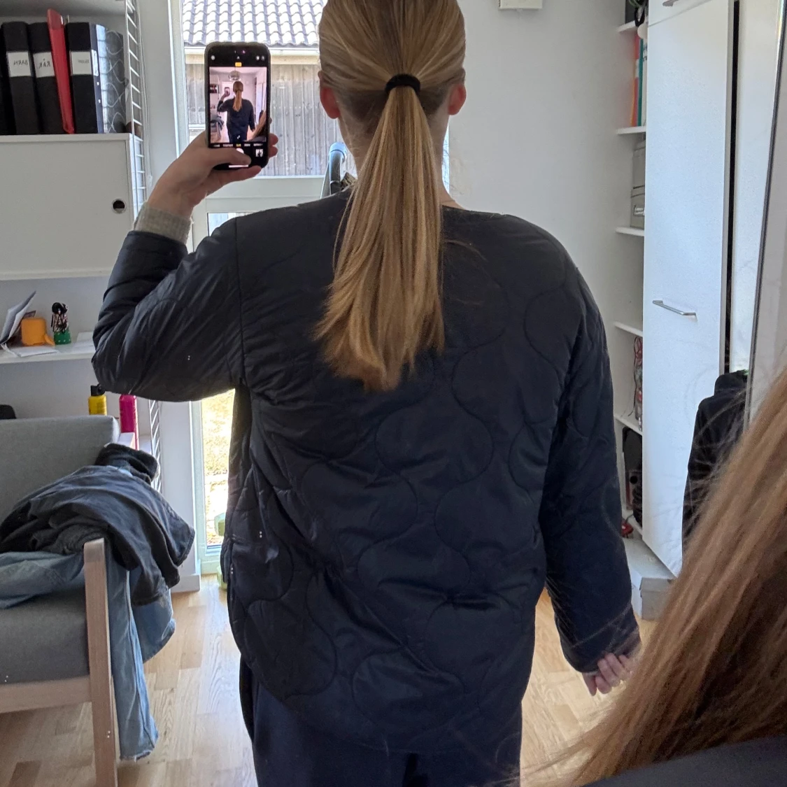 Mörkblå jacka  - 1