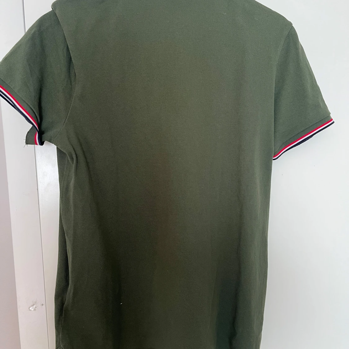 Grön pikétröja från Moncler - 1