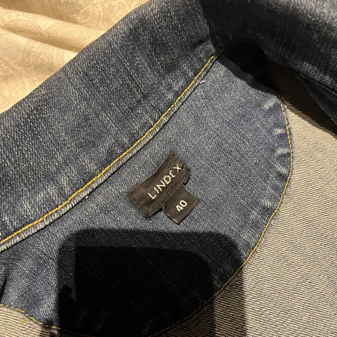 Blå jeansjacka från Lindex - 3