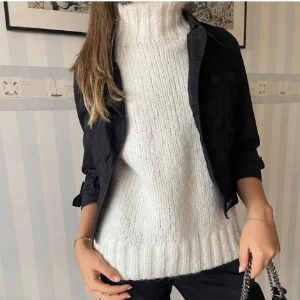 Trekvartsärmad jacka - Bra skick och passar mig som är XS