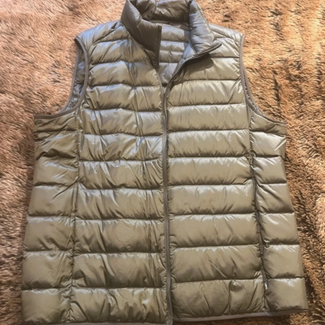 Olivgrön dunväst från Uniqlo - 2