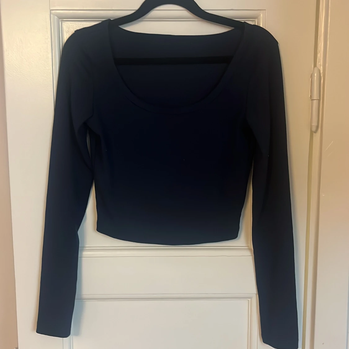  ribbad croppad långärmad topp