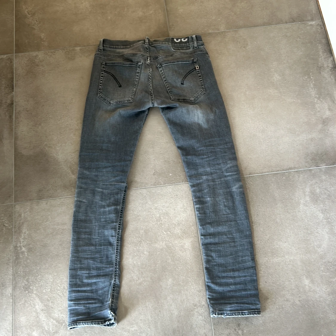 Grå slim jeans från Dondup - 1