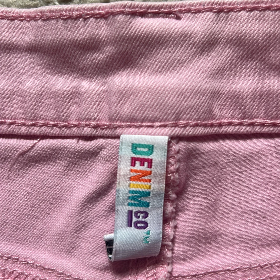 Rosa lågmidjade jeansshorts - 2