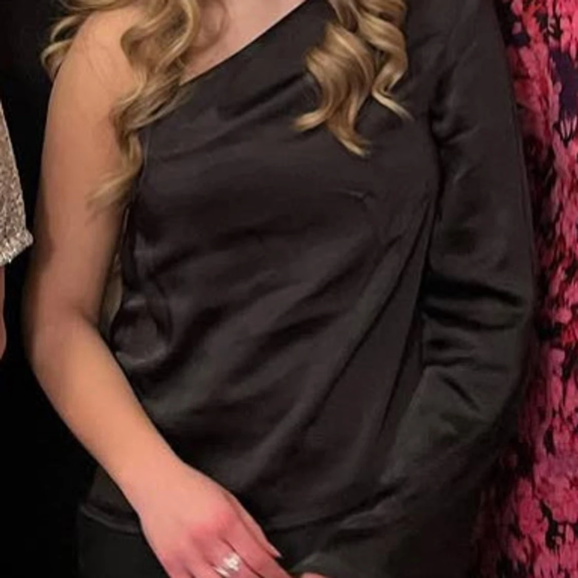 Svart one shoulder topp - 1