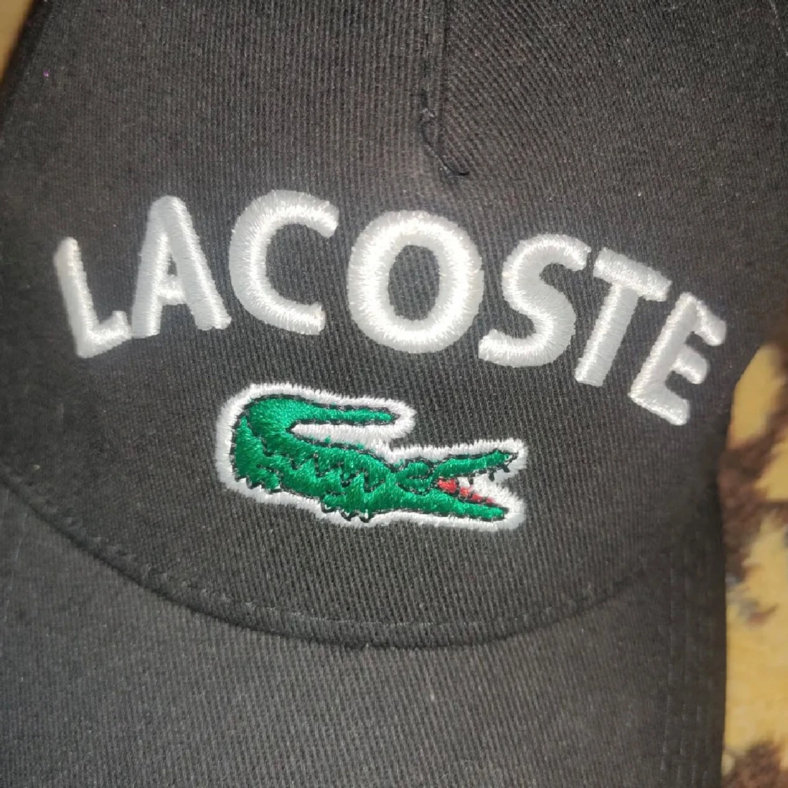 Svart keps från Lacoste