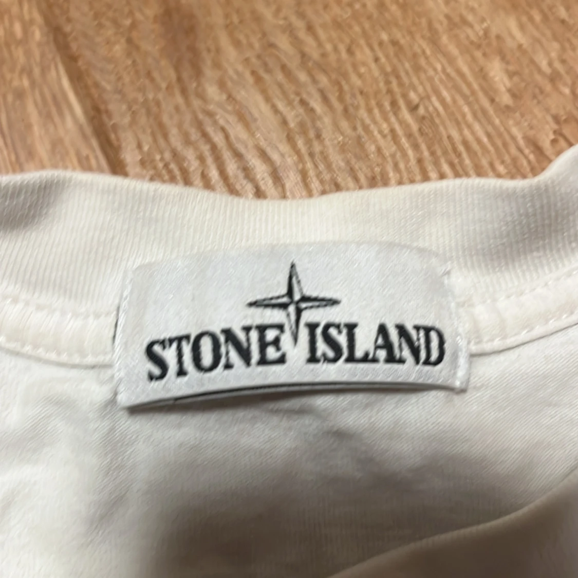 Vit t-shirt från Stone Island - 1