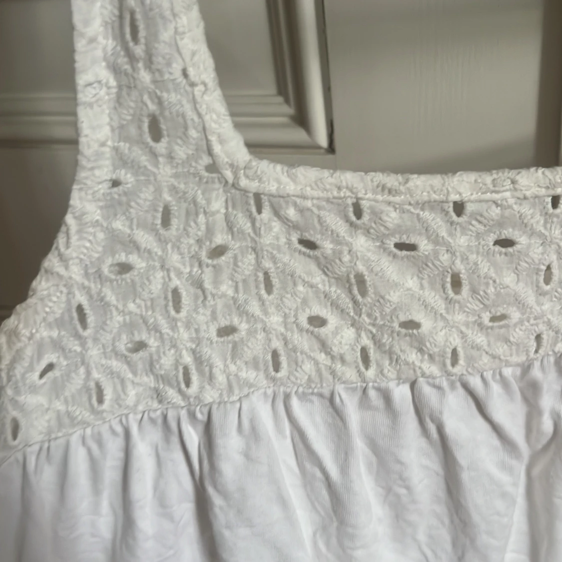 Gulligt vitt linne - 1