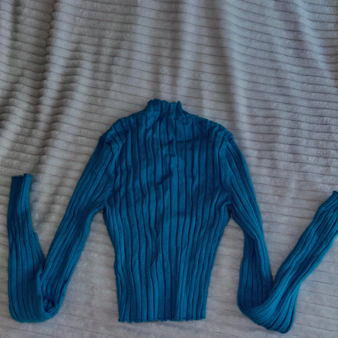 Turkos ribbad stickad tröja från FB Sister - 1