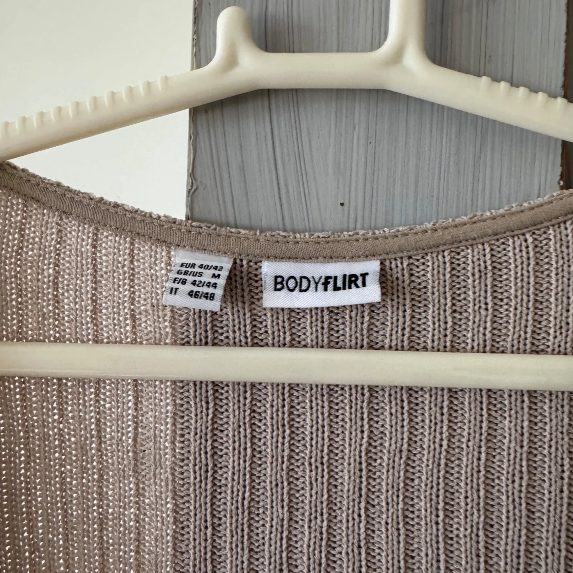 Beige ribbad kofta från Bodyflirt - 3