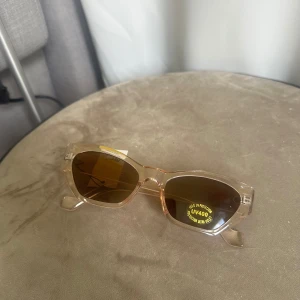 Solglasögon  - Fint skick! Från Åhléns 