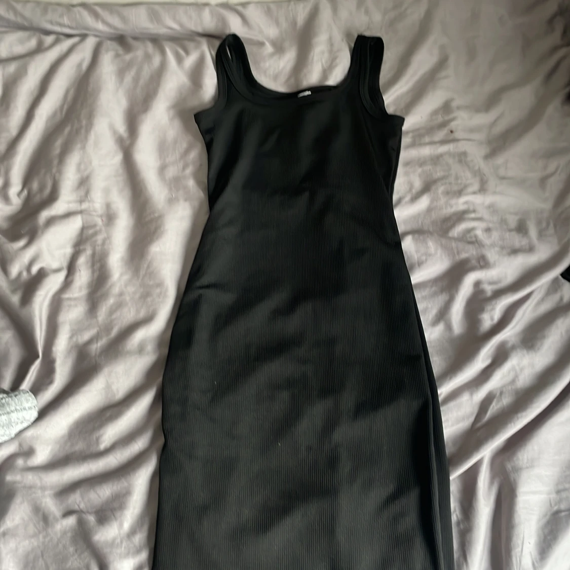 Svart ribbad klänning