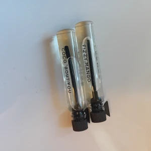 Tester av Essnce senaste parfymer - Tester av Essnce senaste släpp 'Coco bout you' och 'Fizzy mango'. 70 kr för båda 2. Båda är fulla och ej använda. 