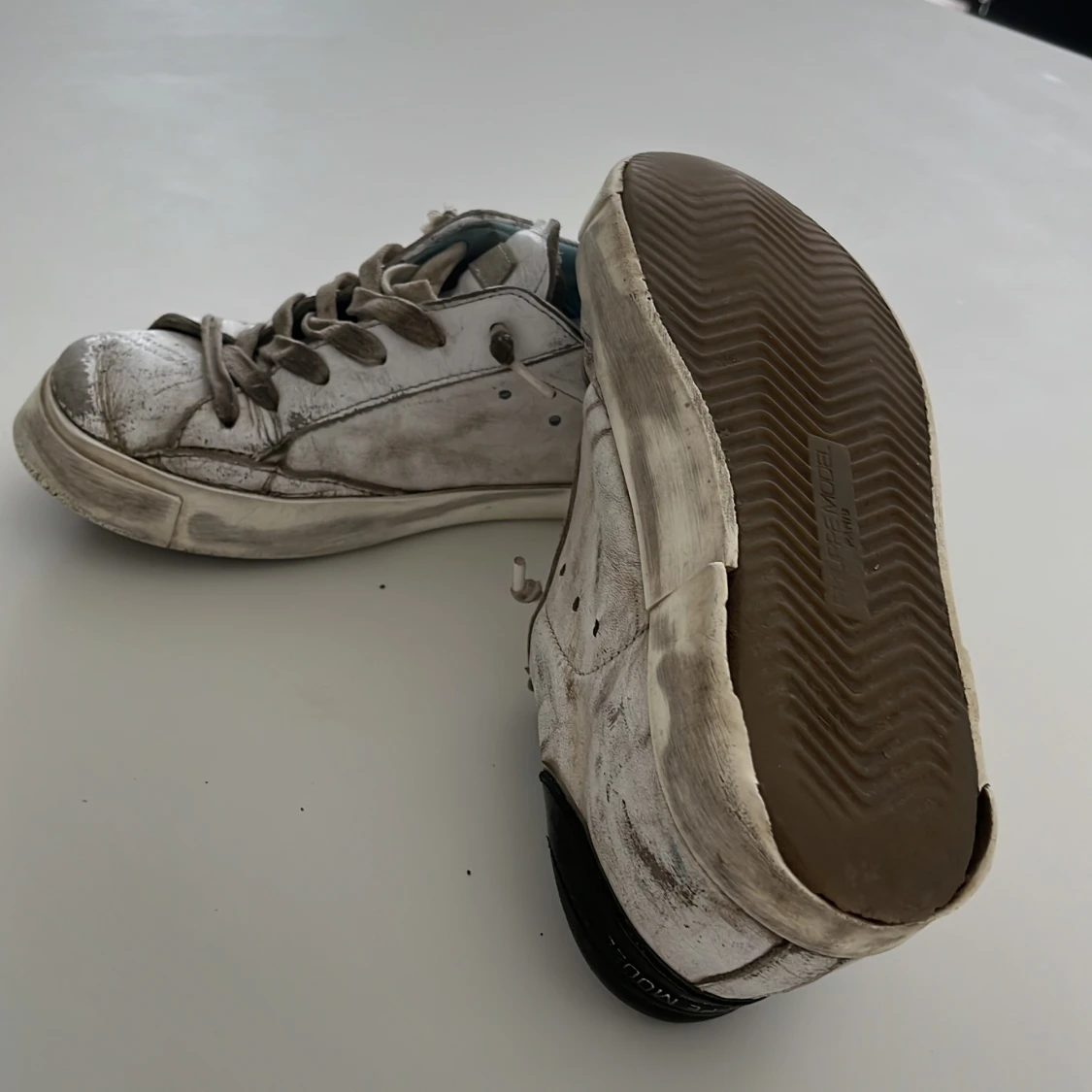 Vita sneakers från phillipe model äkta - 1