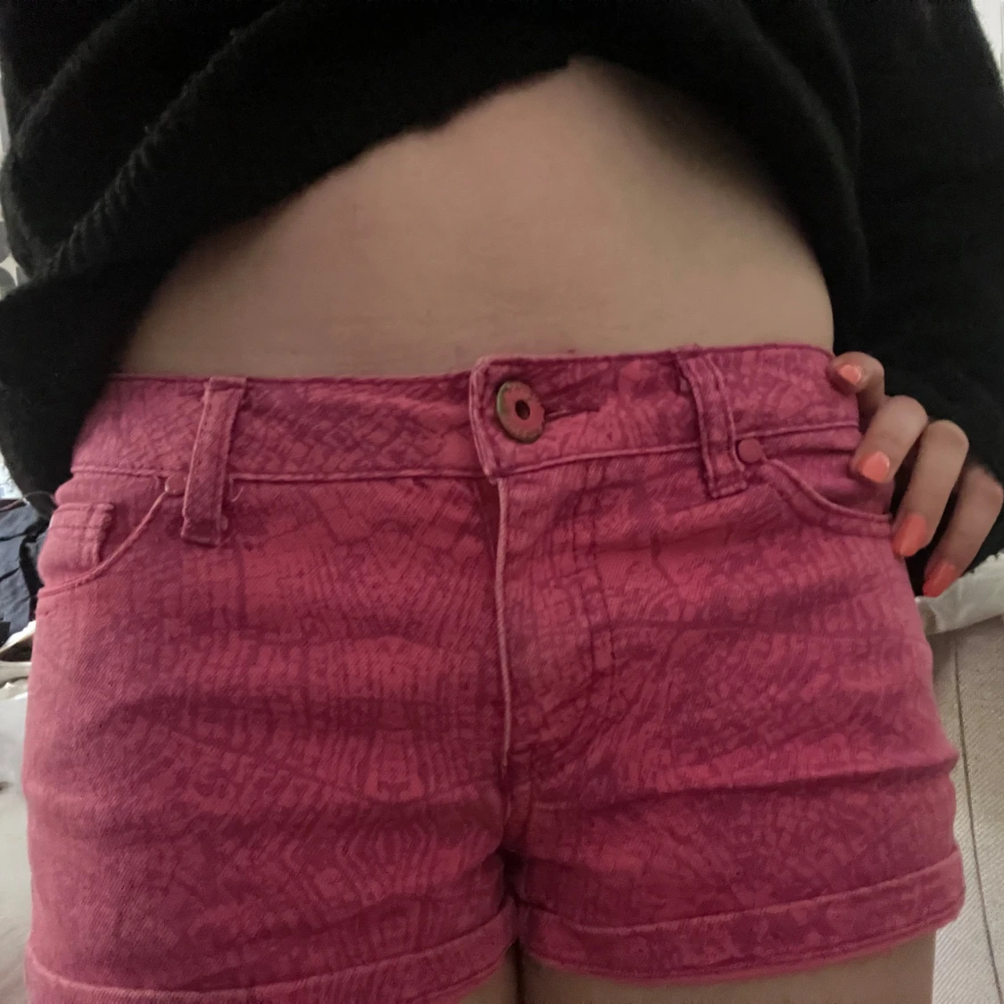 Rosa mönstrade jeansshorts - 4