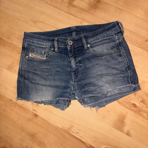 Diesel shorts  - Jeansshorts från Diesel , fint skick 