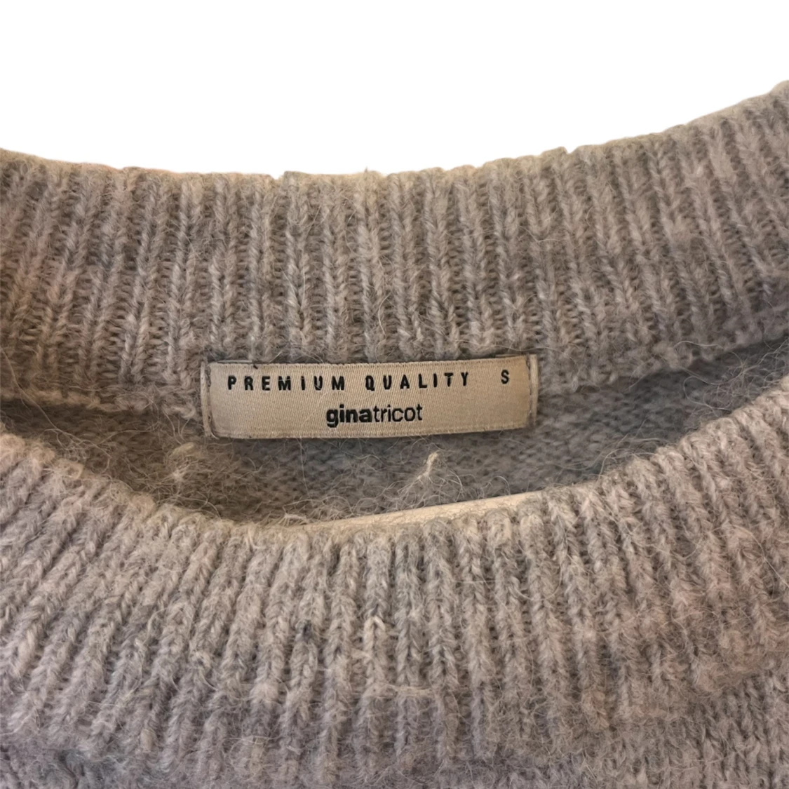 Grå finstickad Gina tricot tröja - 3