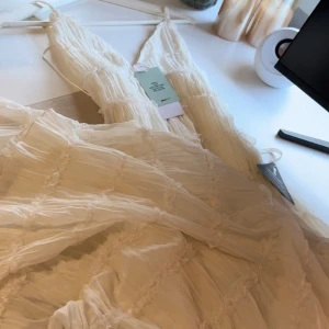 Slutsåld Gina klänning - Helt underbar klänning från Gina! (Slutsåld), ny med prislapp, justerbara band!