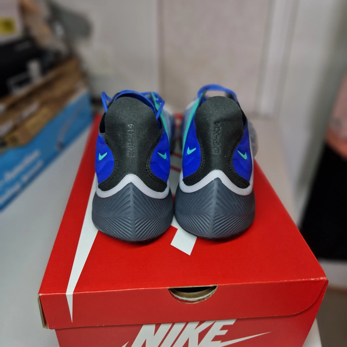 Oanvända Nike React skor  - 3