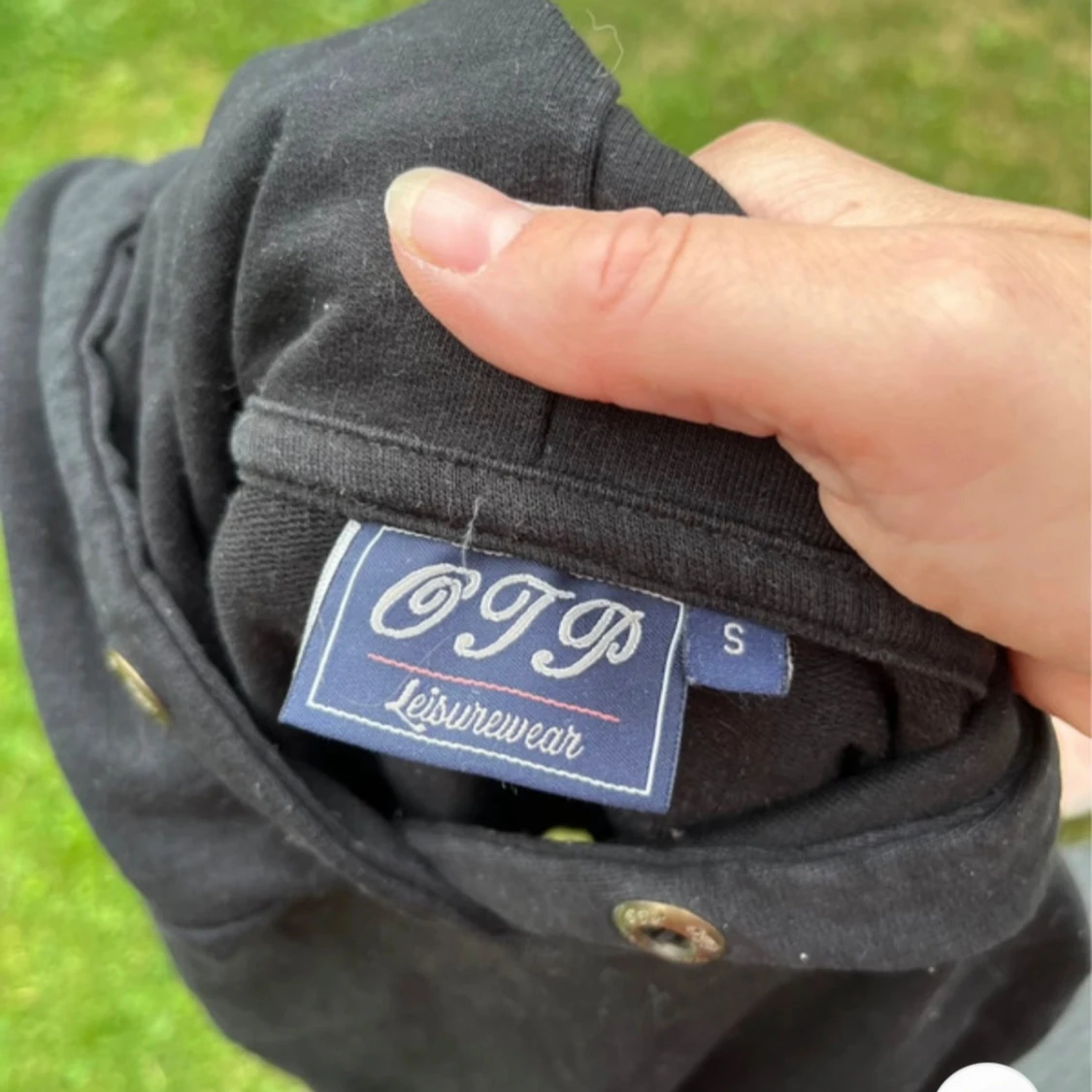 Svart hoodie från OTP Leisurewear - 3