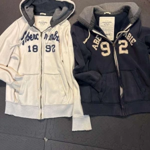 Abercrombie hoodies - 700 kr för båda eller 400 kr styck | Xl men sitter som M