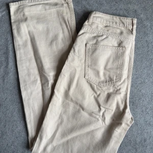 Beige jeans  - Använda fåtal gånger.