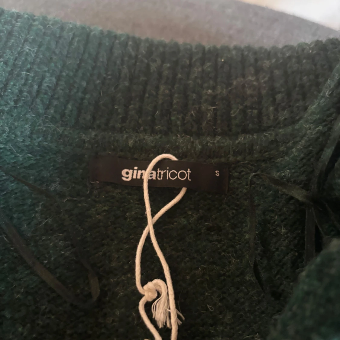 Mörkgrön stickad tröja Gina Tricot - 1