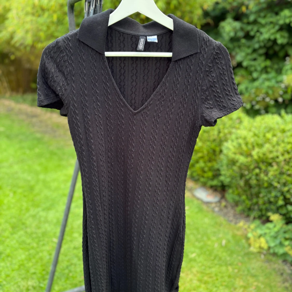 Svart stickad kortklänning H&M Divided