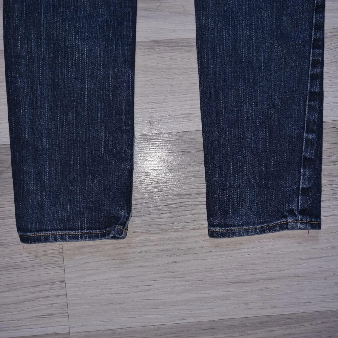 Blå jeans med dragkedjor bak - 4