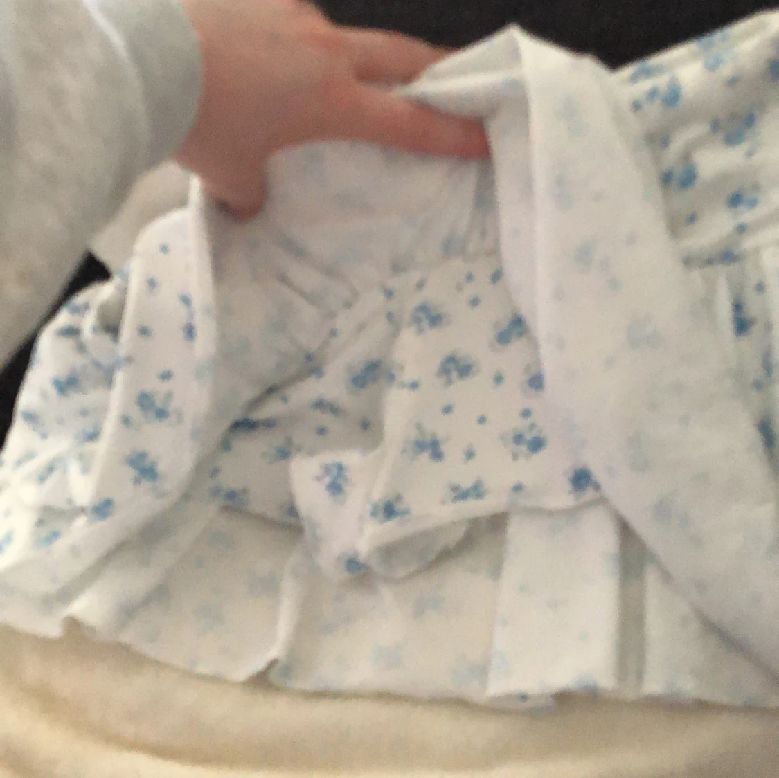 Vit blommig kjol - 2