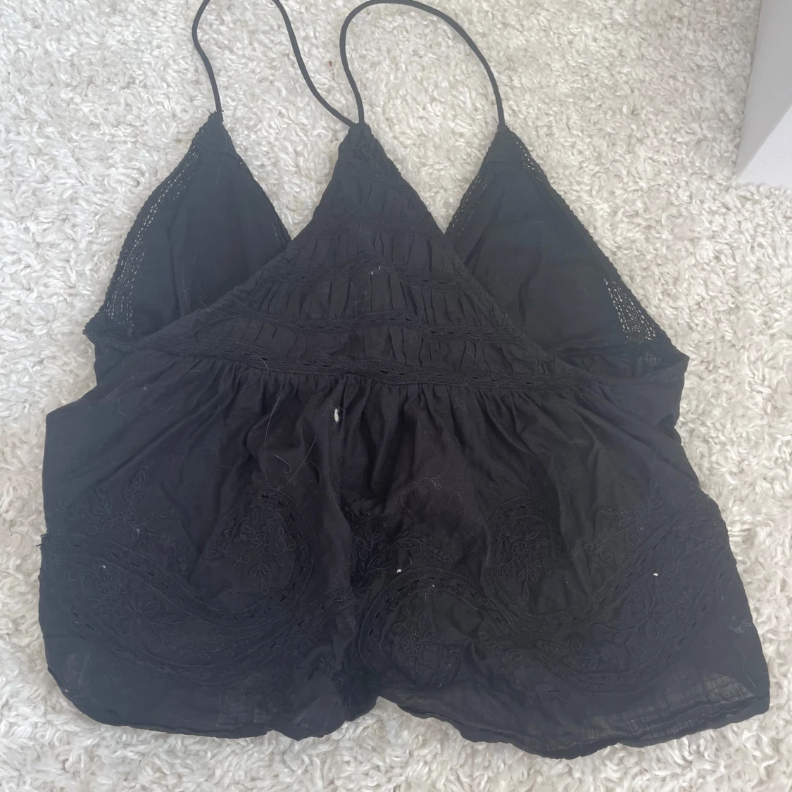 Svart broderad linnetopp från Zara