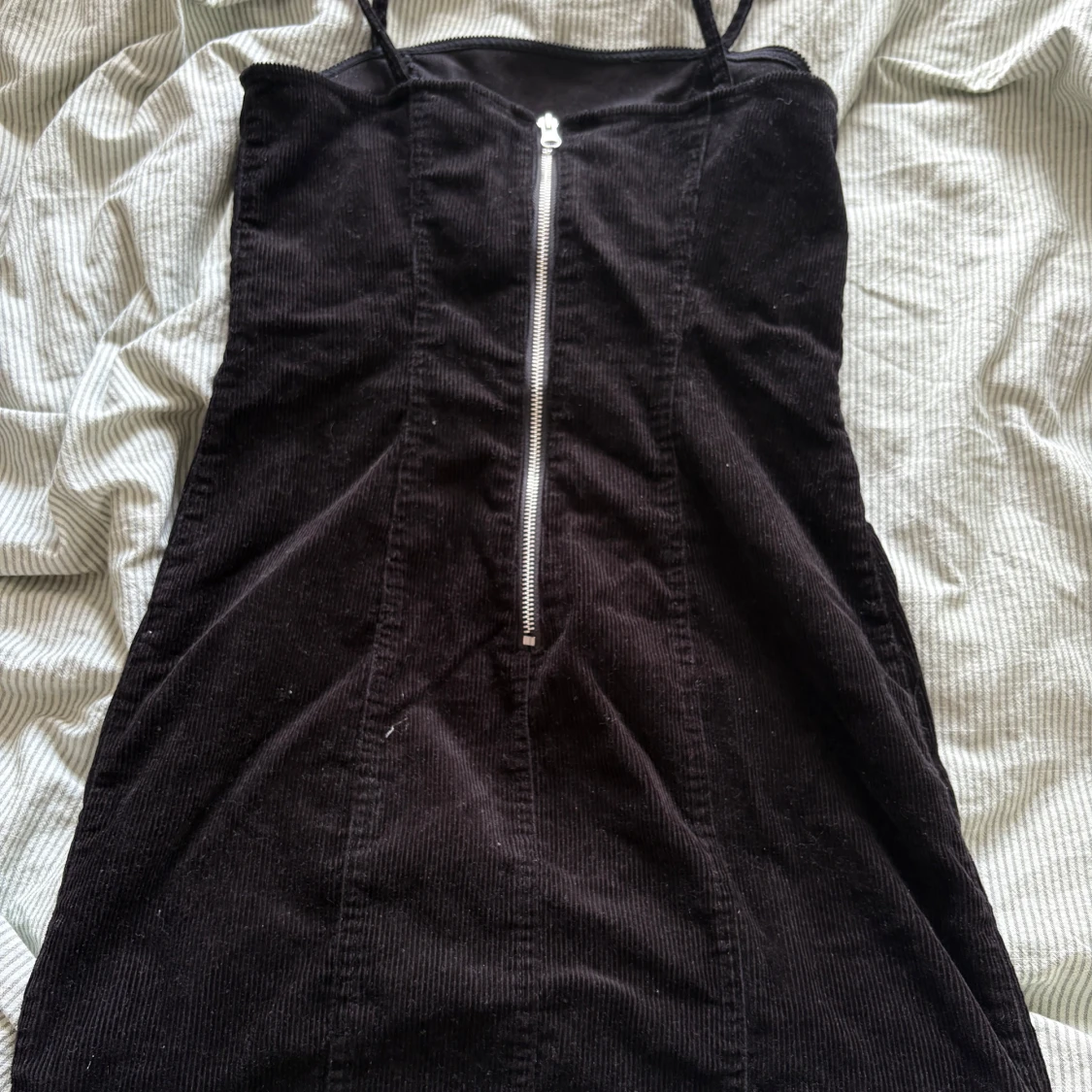 Svart manchesterklänning H&M Divided - 1