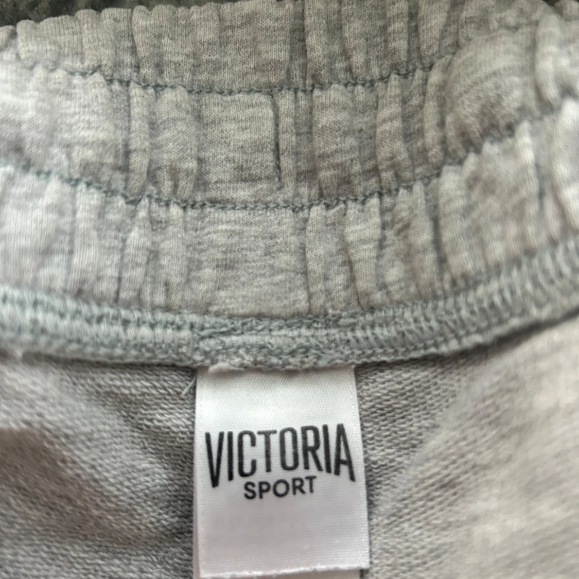 Grå shorts från Victoria’s Secret  Sport - 1