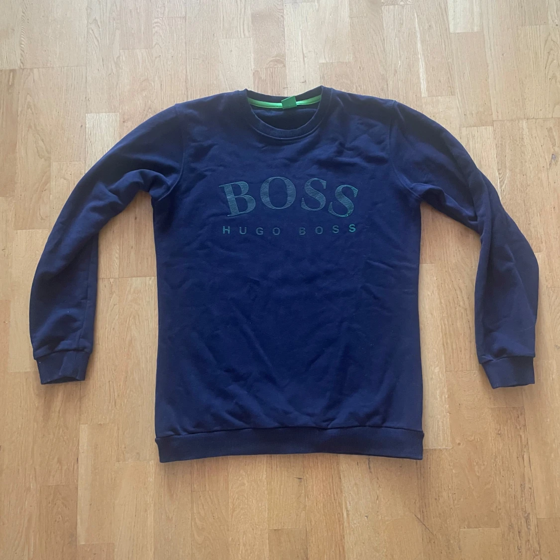 Mörkblå sweatshirt från Hugo Boss