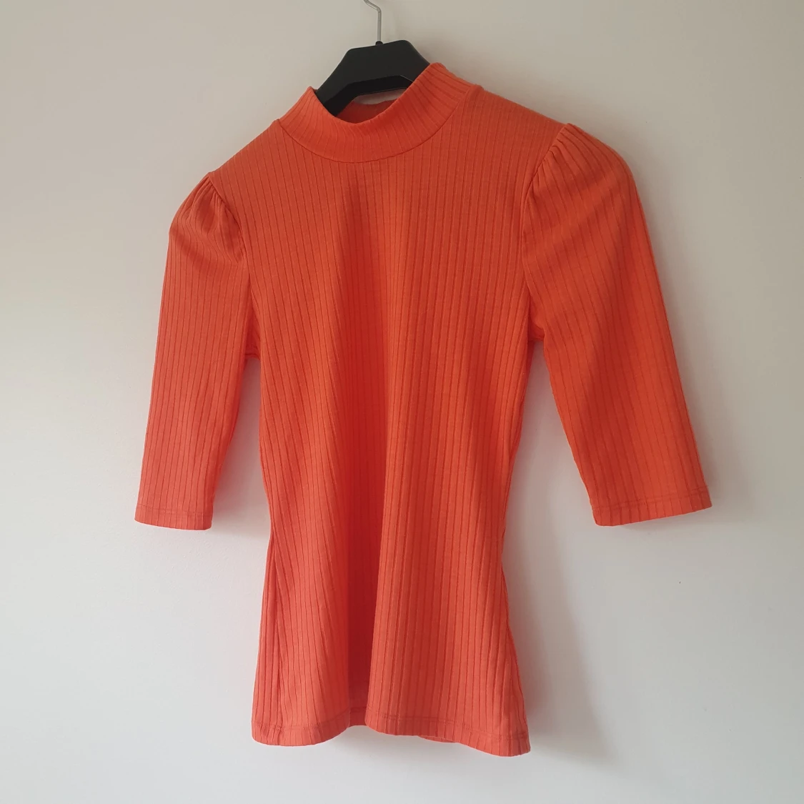 Ribbad orange topp från Lindex XS