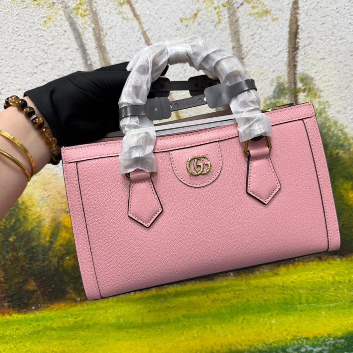 Rosa handväska från Guci i skinn