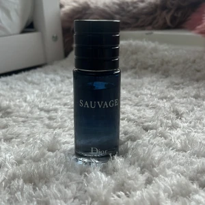 Dior Sauvage edt parfym 30ml - 30ml Dior Savage EDT. I princip oanvänd