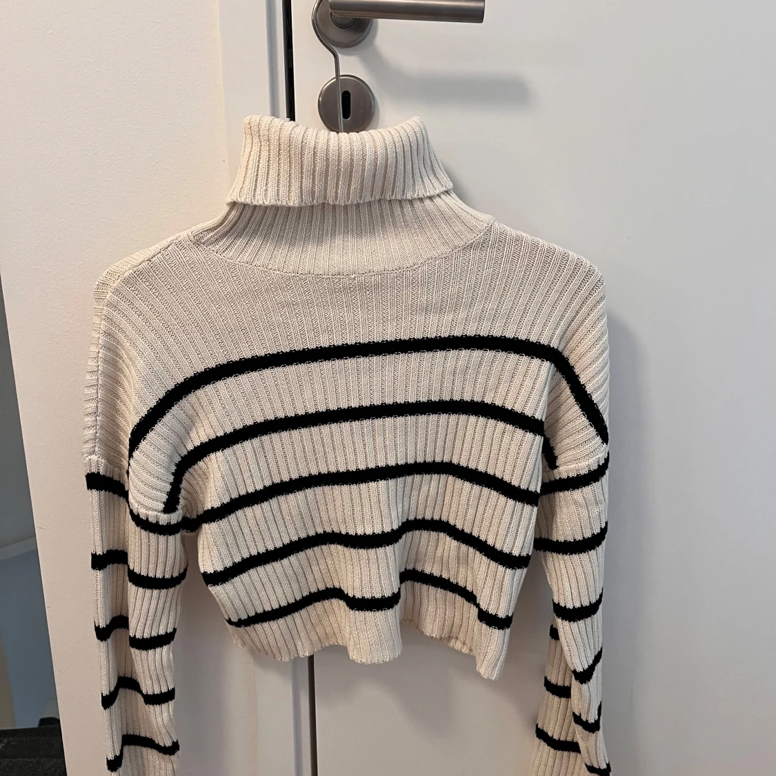 Randig polotröja från NA-KD Reborn XS