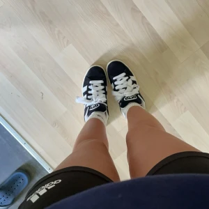 Adidas Campus  - Adidas campus 00’s i fint skick! Nästan inte använda💞pris går såklart att diskutera! Kom privat för fler bilder
