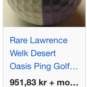 Golfboll rare ping - Bilderna visar en rare golfboll, märkt 'PING 3', med en unik tvåfärgad design (vit och lila). Den kostar annars 950 kr
