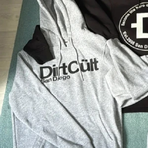 Trasher/dirtcült hoodie - Trasher och dirtcült hoodie