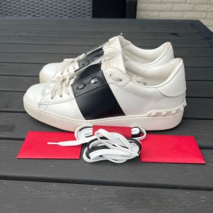 Valentino open skor - Valentino open skor i bra skick