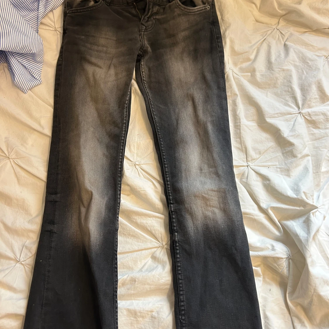 Svarta/ gråa bootcut jeans