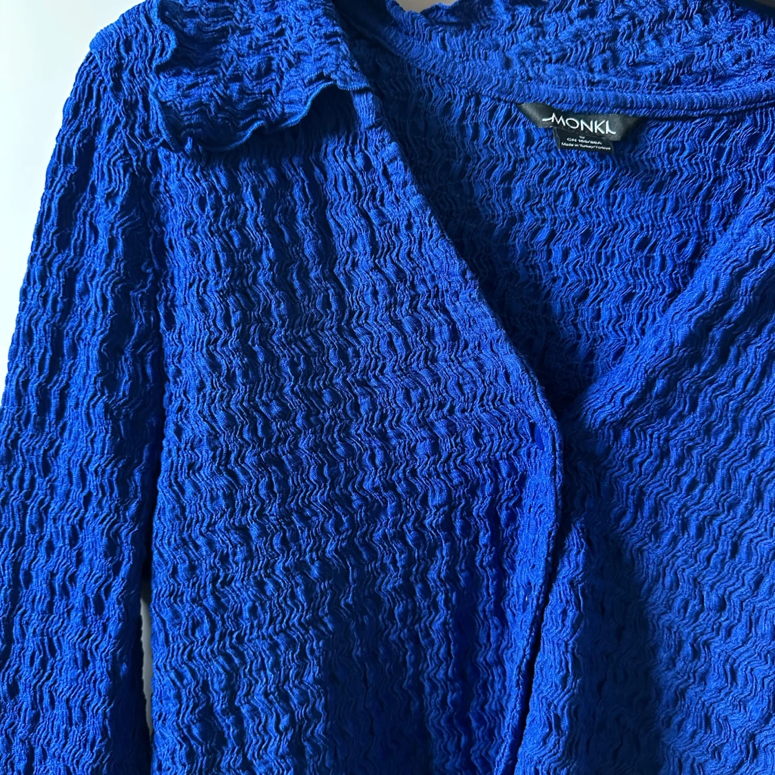 Blå strukturerad kofta från Monki - 2