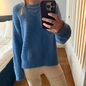 Blå stickad tröja - Jättemysig!!